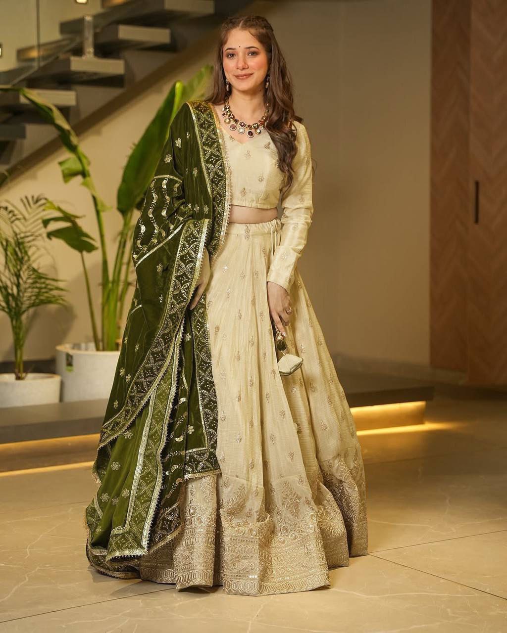 β¨ Premium Chinon Silk & Velvet Bridal Lehenga Set β¨